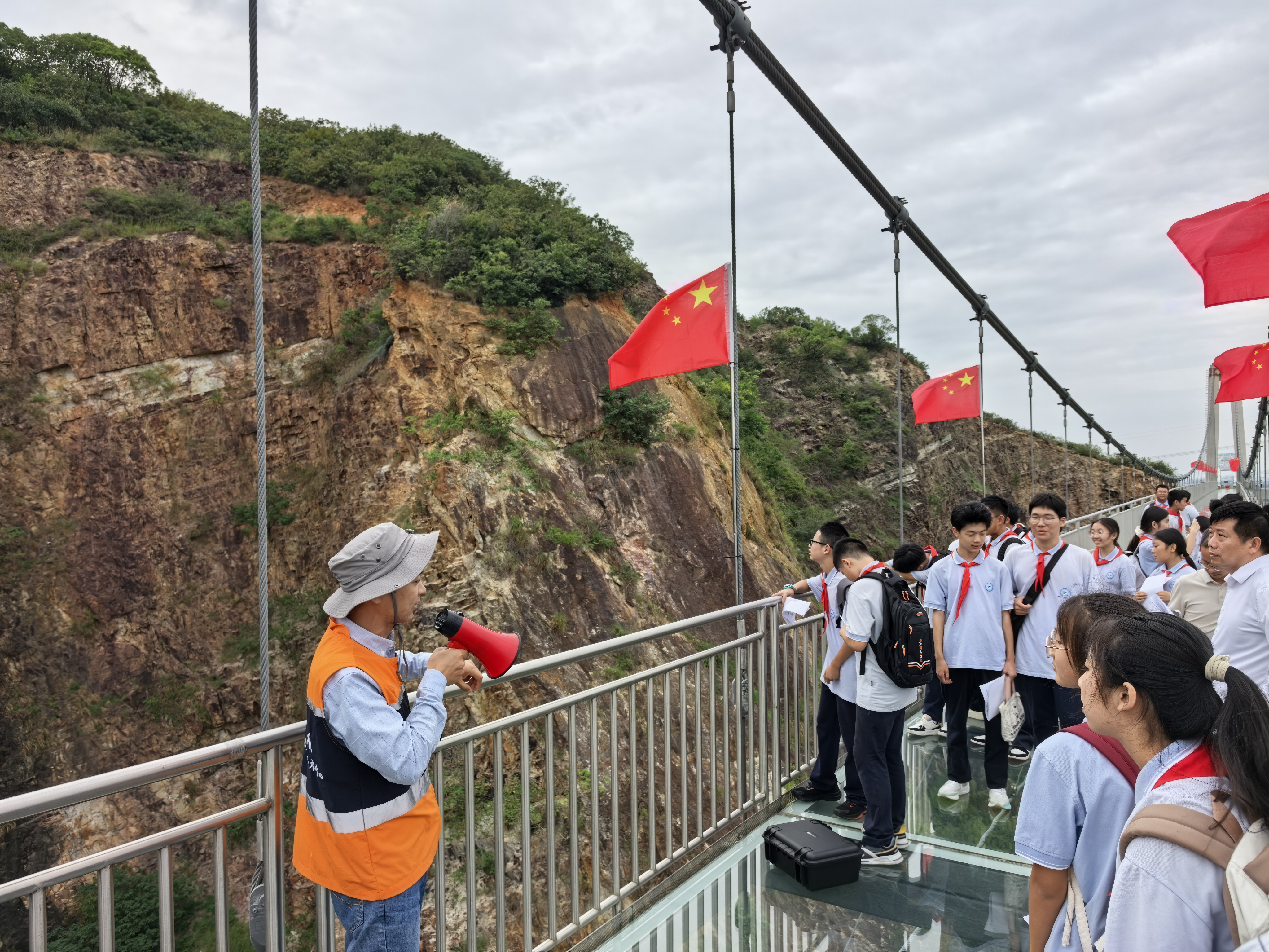 微信图片_2025-09-22_104600_341.jpg