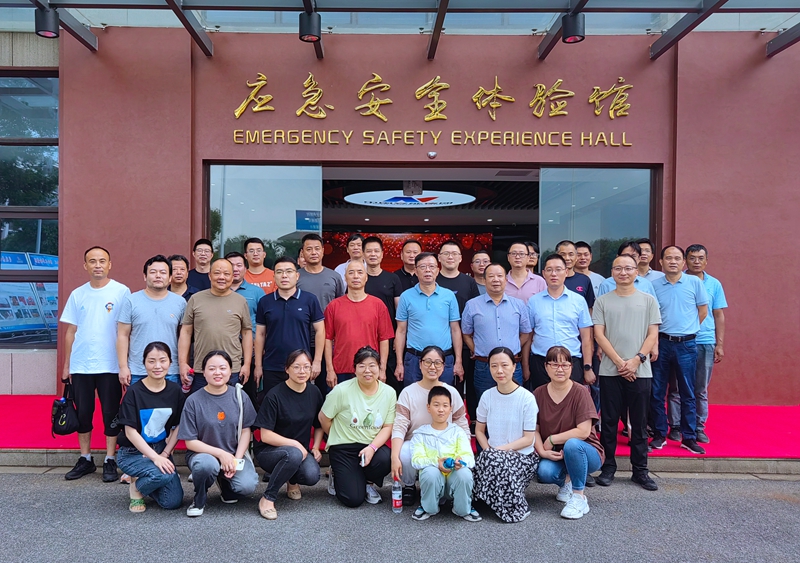 8fe1a07717b74799f345740614b8d45.jpg